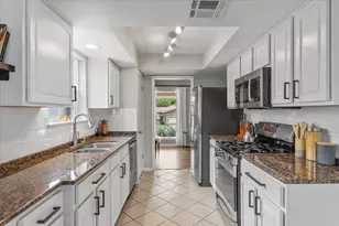 208 Skyloop Dr, Austin, TX 78745 - Photo 13