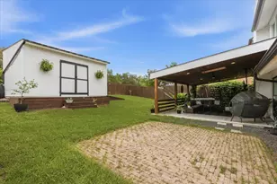208 Skyloop Dr, Austin, TX 78745 - Photo 21