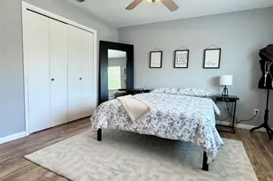 208 Skyloop Dr, Austin, TX 78745 - Photo 17