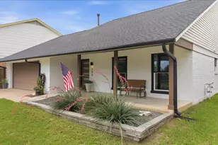 208 Skyloop Dr, Austin, TX 78745 - Photo 31