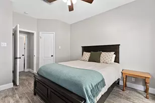 112 McLeod, Cedar Creek, TX 78612 - Photo 17