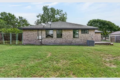 903 Travis Street, Lockhart, TX 78644 - Photo 37