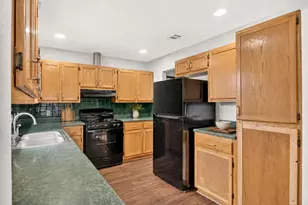 903 Travis St, Lockhart, TX 78644 - Photo 15