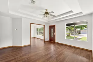 903 Travis St, Lockhart, TX 78644 - Photo 5