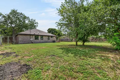 903 Travis Street, Lockhart, TX 78644 - Photo 39