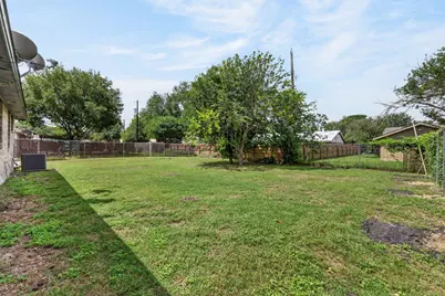 903 Travis Street, Lockhart, TX 78644 - Photo 39