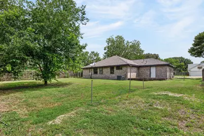903 Travis Street, Lockhart, TX 78644 - Photo 37