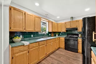 903 Travis St, Lockhart, TX 78644 - Photo 13