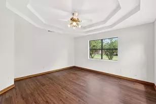 903 Travis St, Lockhart, TX 78644 - Photo 11