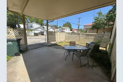 305 Main Street, Smithville, TX 78957 - Photo 3