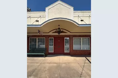 305 Main Street, Smithville, TX 78957 - Photo 1