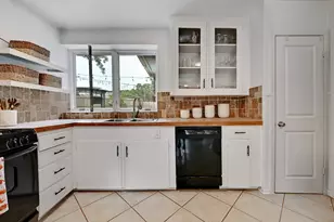 5700 Avenue G, Austin, TX 78752 - Photo 7