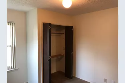 914 W Meadowmere Lane, Austin, TX 78758 - Photo 9