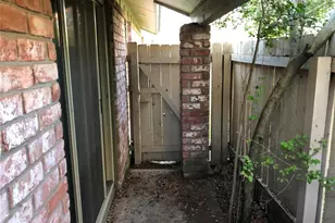 914 W Meadowmere Ln, Austin, TX 78758 - Photo 27