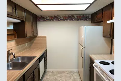 914 W Meadowmere Lane, Austin, TX 78758 - Photo 7