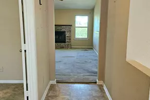 208 Settlers Ridge Ridge, Bertram, TX 78605 - Photo 5