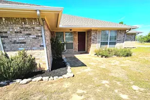 208 Settlers Ridge Ridge, Bertram, TX 78605 - Photo 3