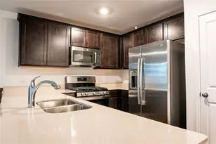 406 Halfmoon Dr, Lockhart, TX 78644 - Photo 5