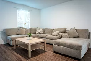 406 Halfmoon Dr, Lockhart, TX 78644 - Photo 9