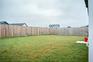 406 Halfmoon Dr, Lockhart, TX 78644 - Photo 11