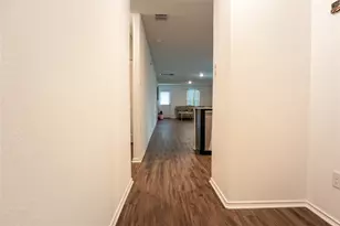 406 Halfmoon Dr, Lockhart, TX 78644 - Photo 7