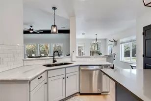 137 W Oak Dr, Cedar Creek, TX 78612 - Photo 13