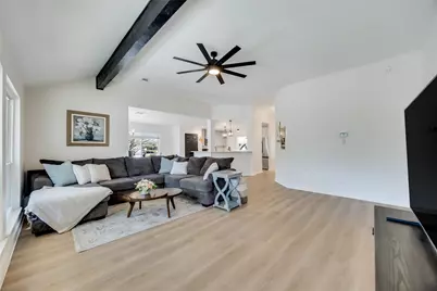 137 W Oak Drive, Cedar Creek, TX 78612 - Photo 9