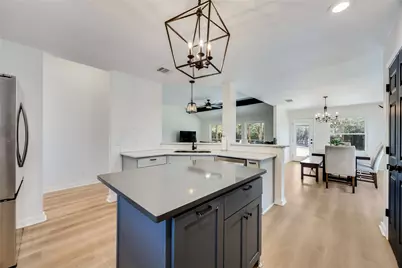 137 W Oak Drive, Cedar Creek, TX 78612 - Photo 17