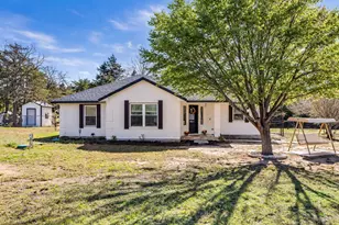 137 W Oak Dr, Cedar Creek, TX 78612 - Photo 1