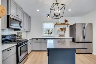 137 W Oak Dr, Cedar Creek, TX 78612 - Photo 11