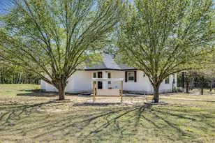 137 W Oak Dr, Cedar Creek, TX 78612 - Photo 1