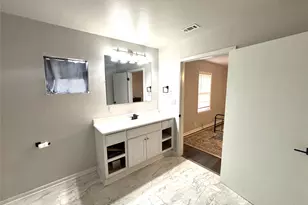 521 S Oak Ave, Luling, TX 78648 - Photo 17