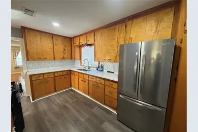 521 S Oak Avenue, Luling, TX 78648 - Photo 13