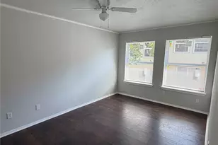 2124 Burton Dr, Austin, TX 78741 - Photo 11