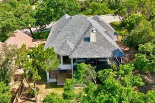 9902 Scenic Bluff Dr, Austin, TX 78733 - Photo 35