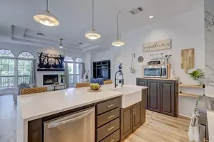 9902 Scenic Bluff Dr, Austin, TX 78733 - Photo 5