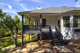 9902 Scenic Bluff Dr, Austin, TX 78733 - Photo 37