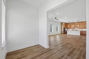 7407 Boyd Hvn Dr, Austin, TX 78744 - Photo 7
