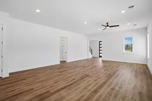 7407 Boyd Hvn Dr, Austin, TX 78744 - Photo 9