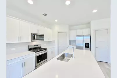 1005 Winnsboro Loop, Round Rock, TX 78664 - Photo 9