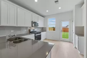 341 Sullivan Way, Elgin, TX 78621 - Photo 5