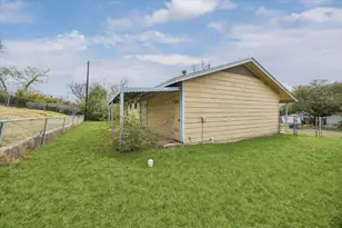 6811 Wake Forest Ln, Austin, TX 78723 - Photo 9