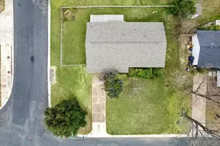 6811 Wake Forest Ln, Austin, TX 78723 - Photo 3