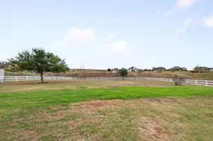 111 Lookout Cir, Hutto, TX 78634 - Photo 35