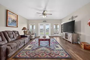 111 Lookout Cir, Hutto, TX 78634 - Photo 7