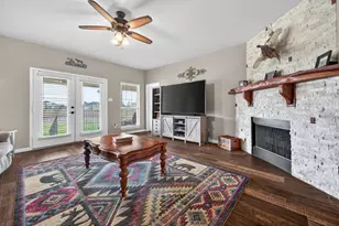 111 Lookout Cir, Hutto, TX 78634 - Photo 11