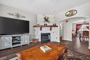 111 Lookout Cir, Hutto, TX 78634 - Photo 11