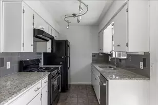 1005 Arthur Stiles Rd, Austin, TX 78721 - Photo 11