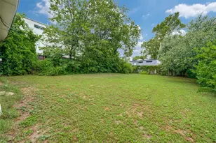 209 Woodward St, Austin, TX 78704 - Photo 23
