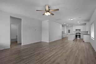 303 Clearlake Dr, Hutto, TX 78634 - Photo 5